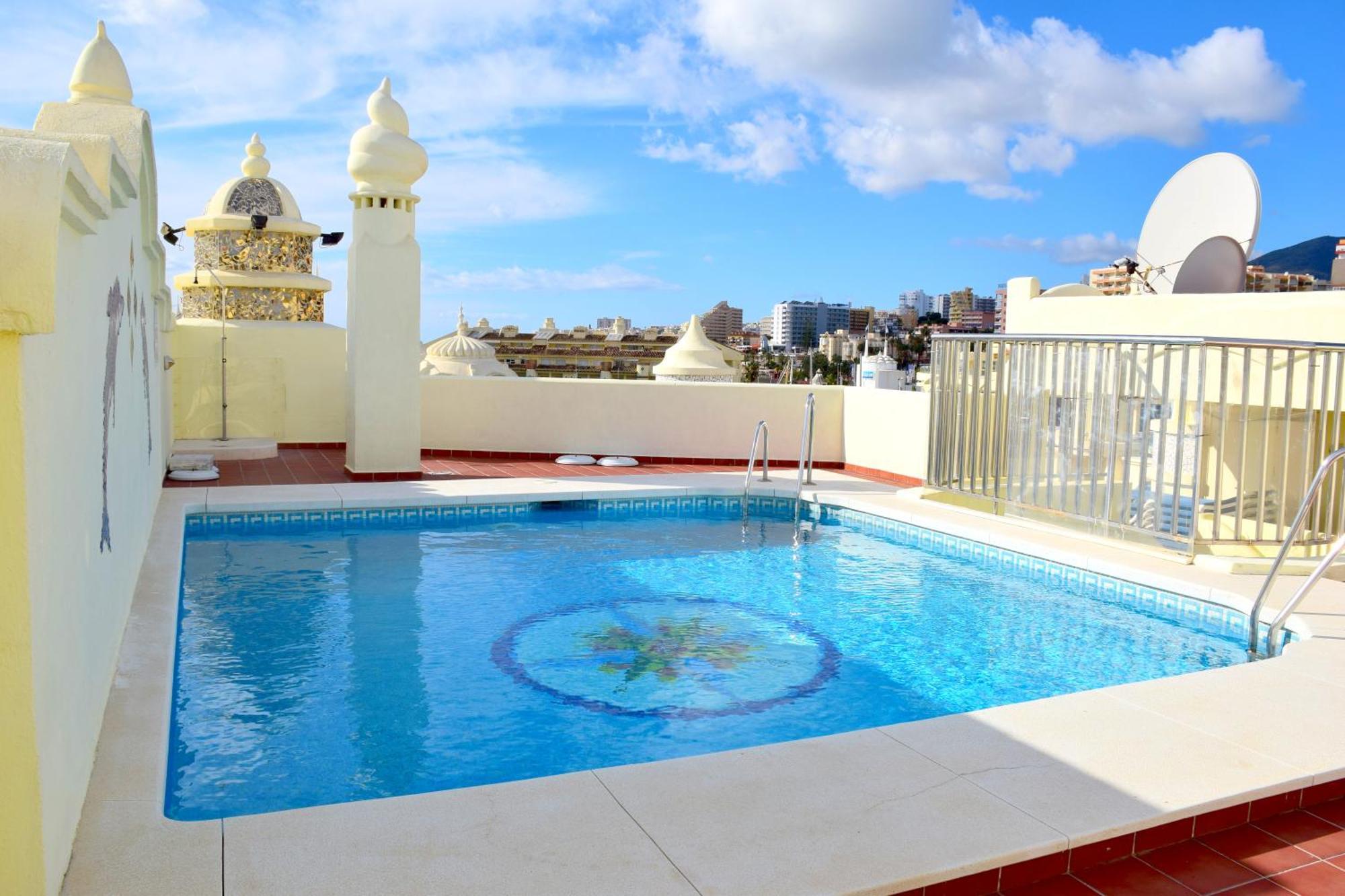 Cozy Corner 2 Bedroom Apartment On New Island Complex In Marina Harbour Benalmadena Bagian luar foto