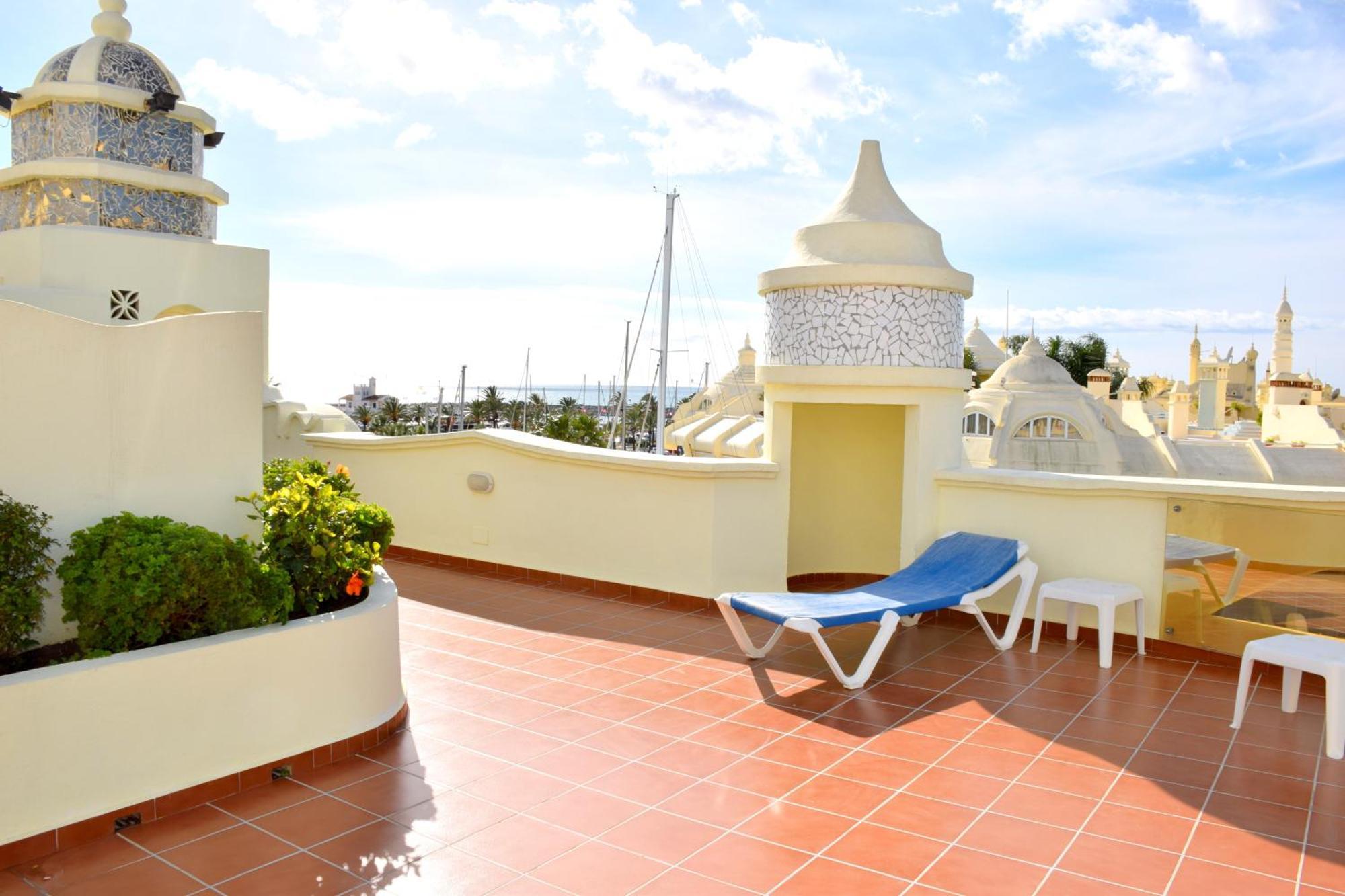 Cozy Corner 2 Bedroom Apartment On New Island Complex In Marina Harbour Benalmadena Bagian luar foto