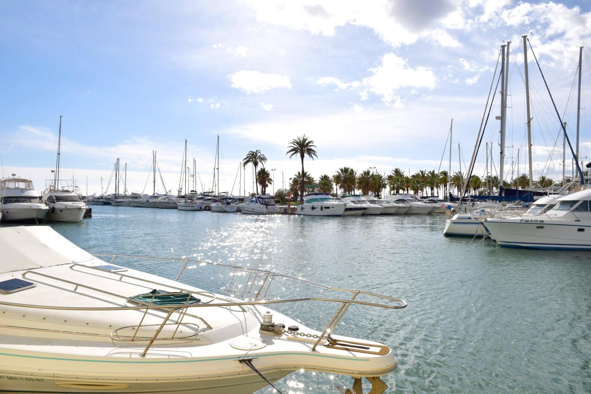 Cozy Corner 2 Bedroom Apartment On New Island Complex In Marina Harbour Benalmadena Bagian luar foto
