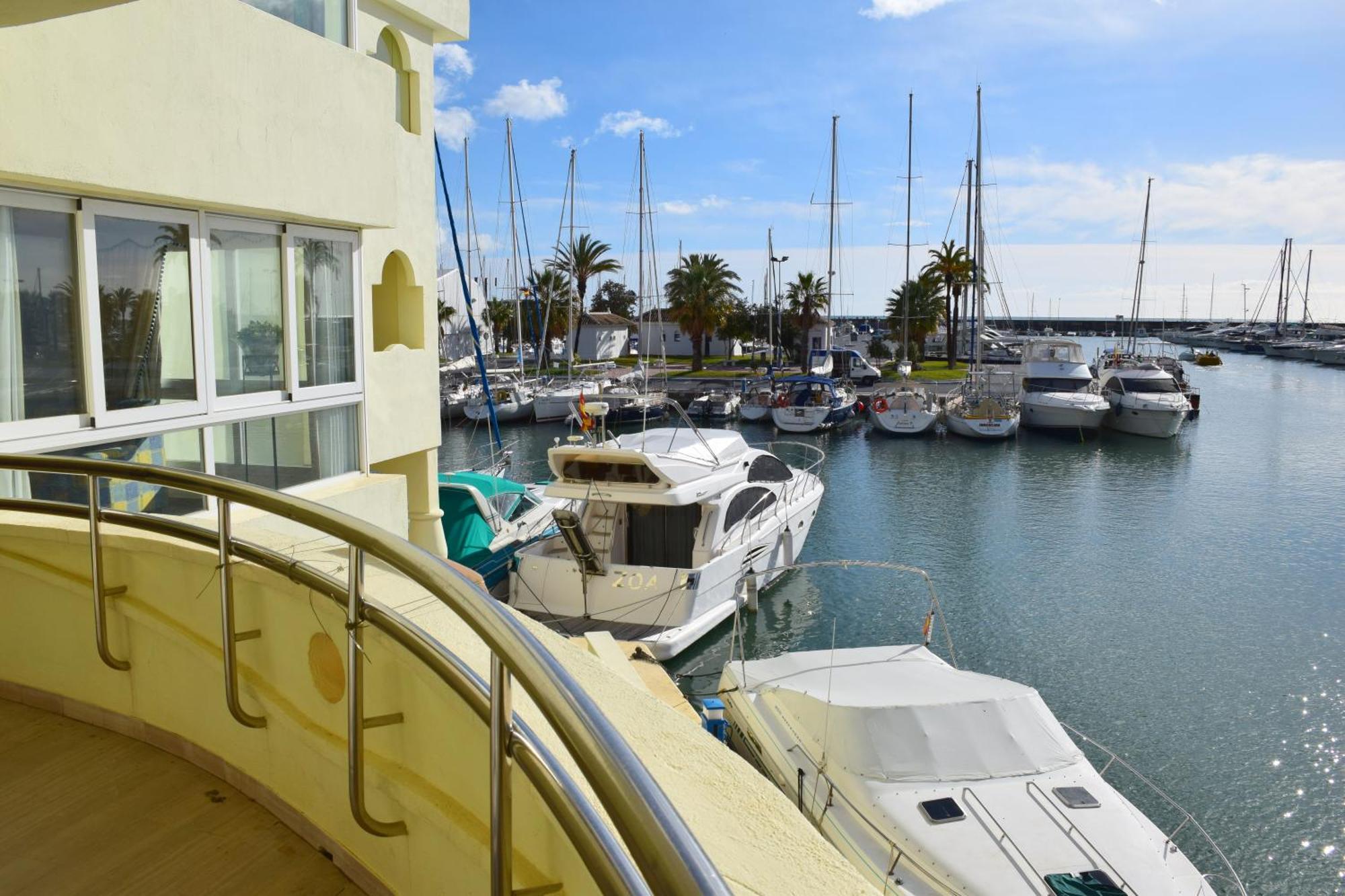 Cozy Corner 2 Bedroom Apartment On New Island Complex In Marina Harbour Benalmadena Bagian luar foto