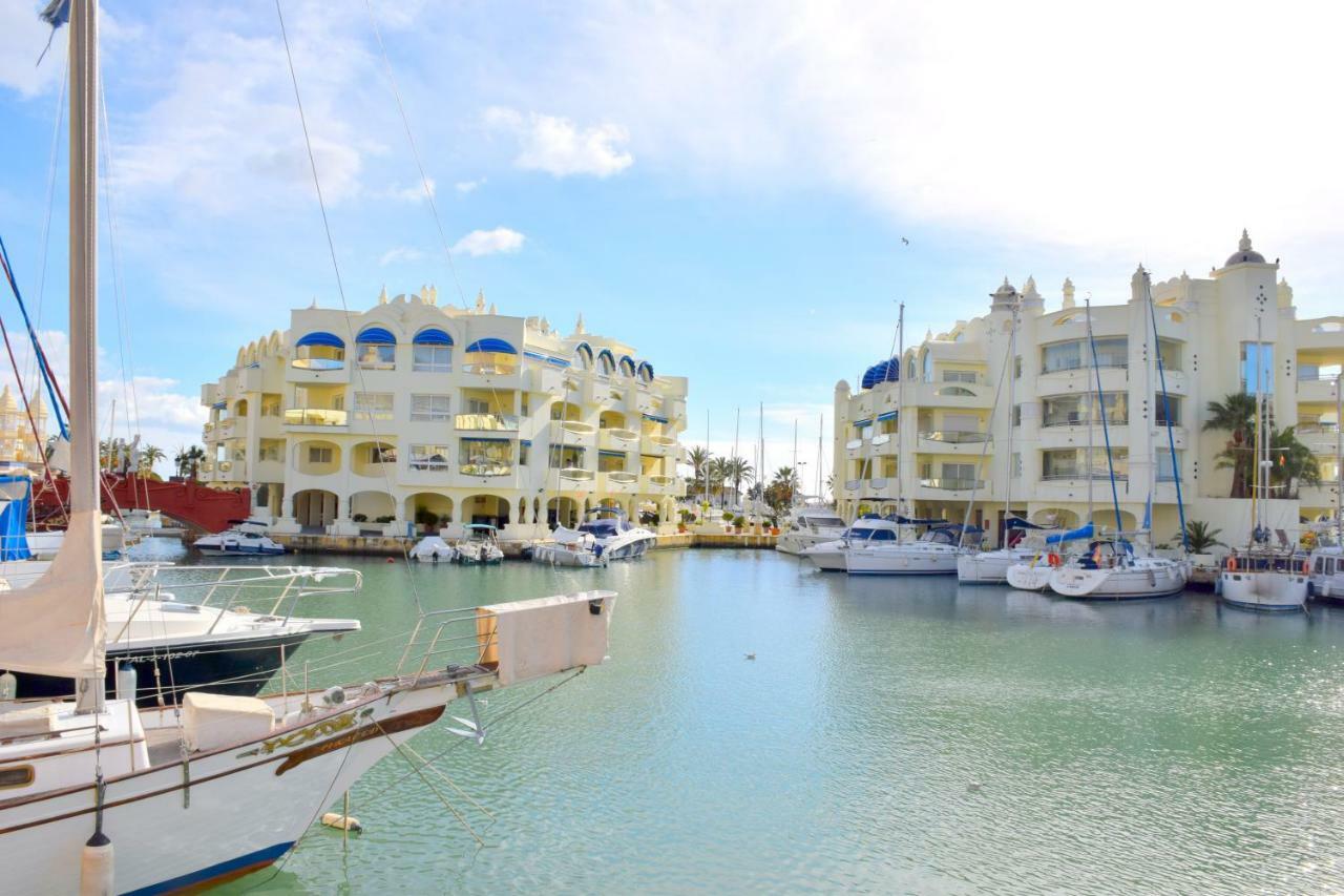Cozy Corner 2 Bedroom Apartment On New Island Complex In Marina Harbour Benalmadena Bagian luar foto